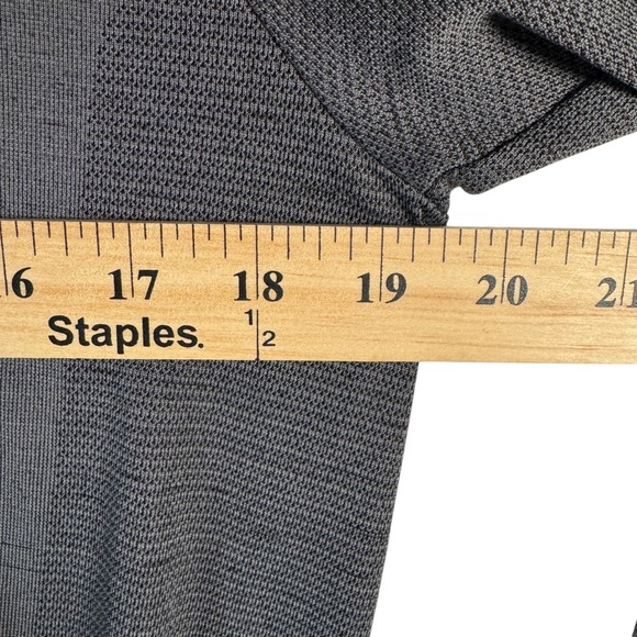 Under Armour Men's M Gray Fitted Long Sleeve Performance‎ Shirt Minimalist - Picture 4 of 5